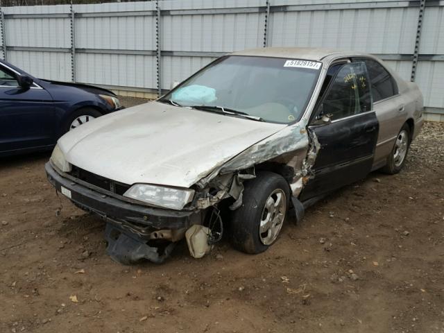 NCS94847 - 1997 HONDA ACCORD LX GOLD photo 2