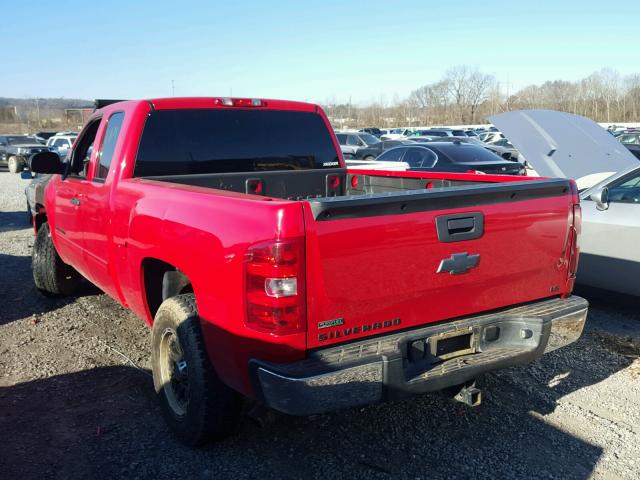 1GCRCREA1BZ383269 - 2011 CHEVROLET SILVERADO RED photo 3