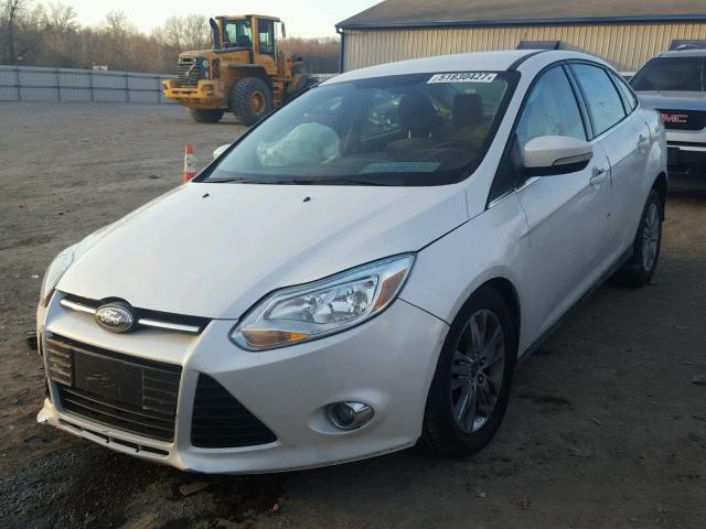 1FAHP3H2XCL437163 - 2012 FORD FOCUS SEL WHITE photo 2