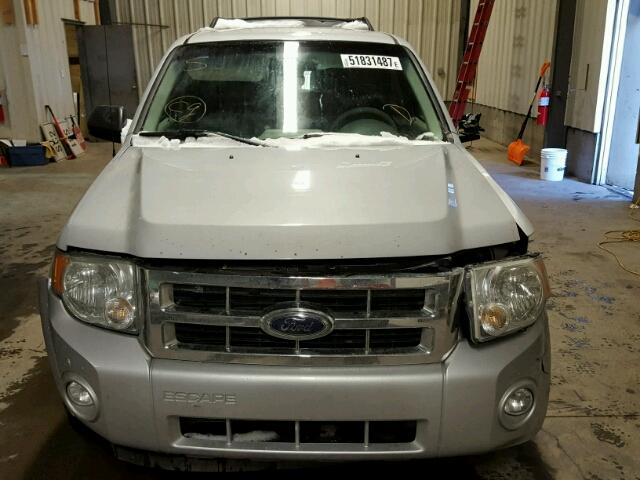 1FMCU93128KB64873 - 2008 FORD ESCAPE XLT SILVER photo 9