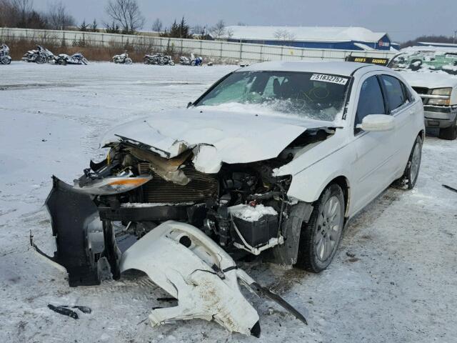 1C3CCBAB1DN604783 - 2013 CHRYSLER 200 LX WHITE photo 2