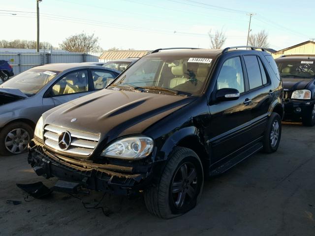 4JGAB57E35A567071 - 2005 MERCEDES-BENZ ML 350 BLACK photo 2