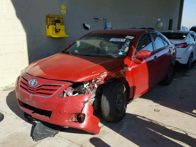 4T1BF3EK6BU736242 - 2011 TOYOTA CAMRY BASE RED photo 2