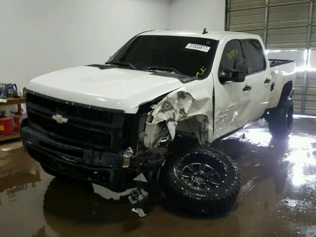 1GCHK23658F175829 - 2008 CHEVROLET SILVERADO WHITE photo 2