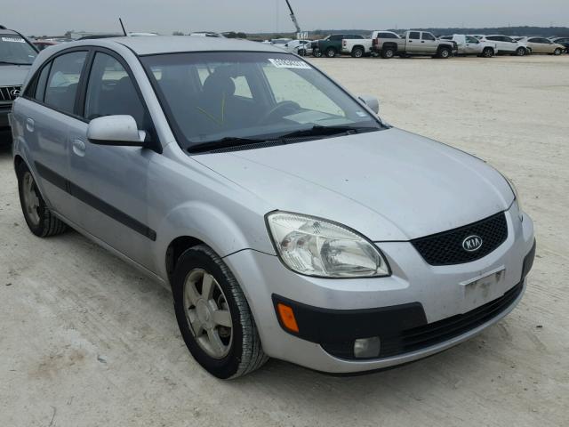 KNADE163766182311 - 2006 KIA RIO 5 SILVER photo 1