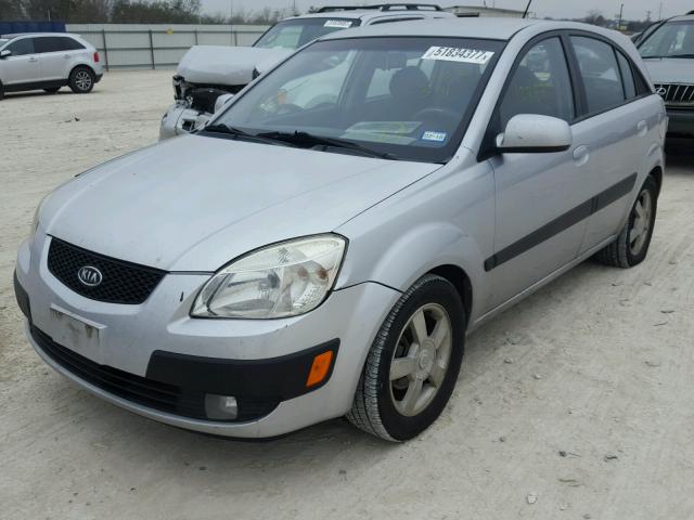 KNADE163766182311 - 2006 KIA RIO 5 SILVER photo 2