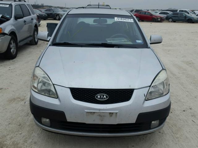 KNADE163766182311 - 2006 KIA RIO 5 SILVER photo 9