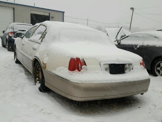 1LNHM82W51Y718519 - 2001 LINCOLN TOWN CAR S WHITE photo 3