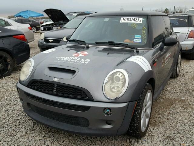 WMWRE33465TD95140 - 2005 MINI COOPER S GRAY photo 2