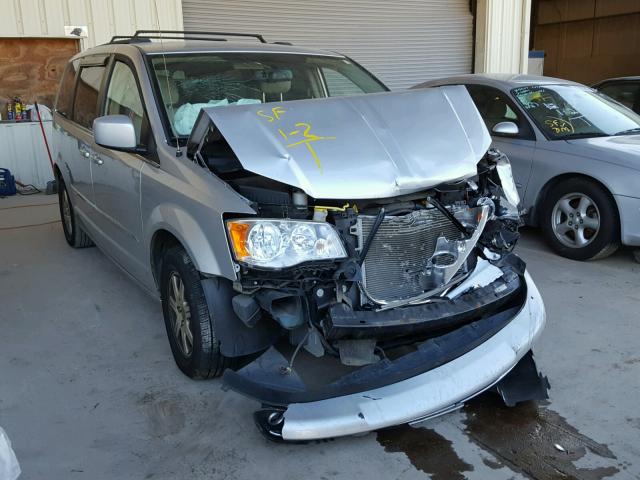 2A4RR5DG2BR698082 - 2011 CHRYSLER TOWN & COU SILVER photo 1