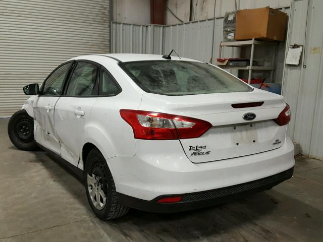 1FAHP3F22CL371727 - 2012 FORD FOCUS SE WHITE photo 3