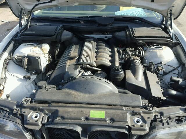 WBADD632XWGT94030 - 1998 BMW 528 I AUTO WHITE photo 7