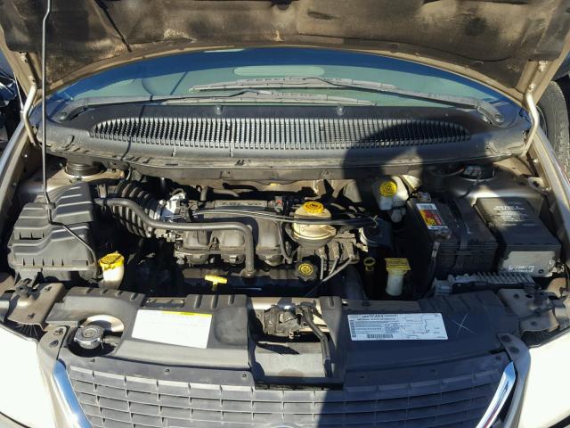 2C8GP64LX3R174393 - 2003 CHRYSLER TOWN & COU GOLD photo 7