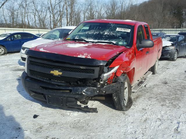 1GCRCPEAXBZ403491 - 2011 CHEVROLET SILVERADO RED photo 2