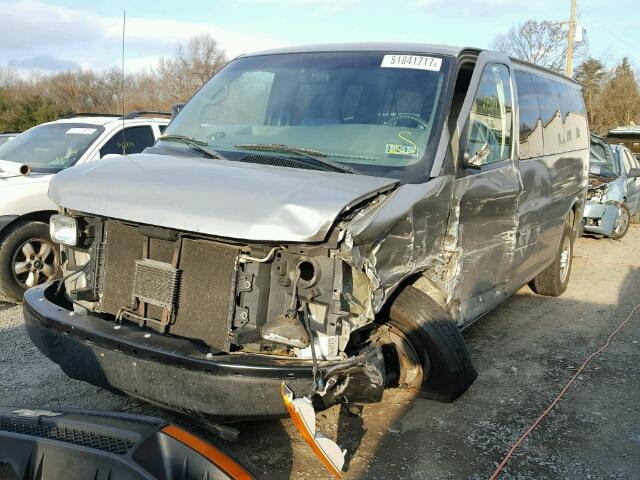 1GNGG25U841178621 - 2004 CHEVROLET EXPRESS G2 TAN photo 2