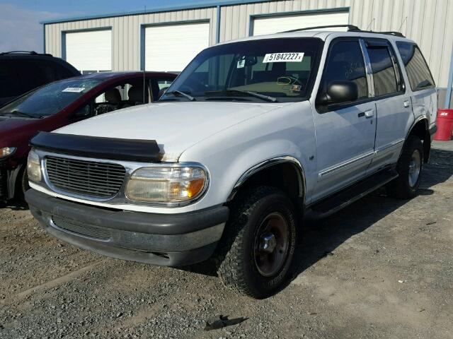 1FMZU35P7WZA81727 - 1998 FORD EXPLORER WHITE photo 2