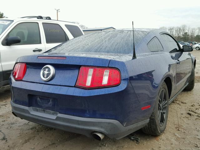 1ZVBP8AMXC5274640 - 2012 FORD MUSTANG BLUE photo 4