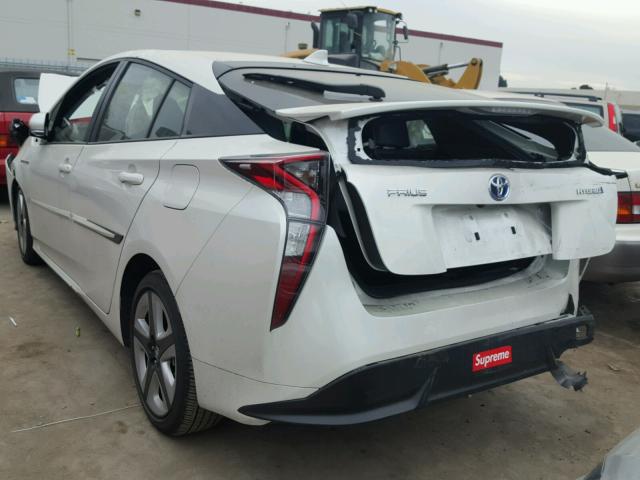 JTDKARFU8G3512215 - 2016 TOYOTA PRIUS WHITE photo 3