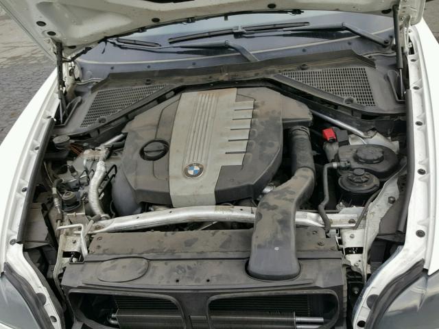 5UXZW0C55BL657857 - 2011 BMW X5 XDRIVE3 თეთრი ფოტო 7