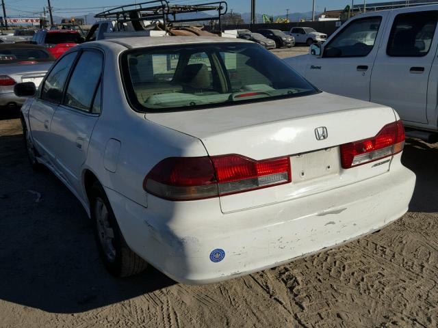 1HGCG66762A175822 - 2002 HONDA ACCORD LX WHITE photo 3