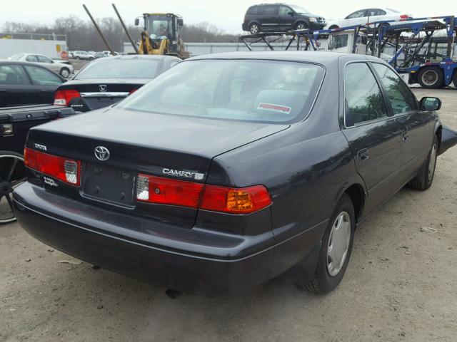 4T1BG22K5YU955262 - 2000 TOYOTA CAMRY CE GRAY photo 4