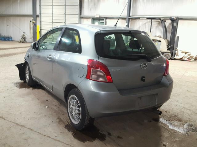 JTDJT923185217952 - 2008 TOYOTA YARIS SILVER photo 3