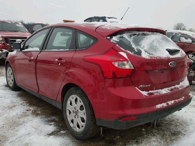 1FAHP3K27CL446718 - 2012 FORD FOCUS SE RED photo 3