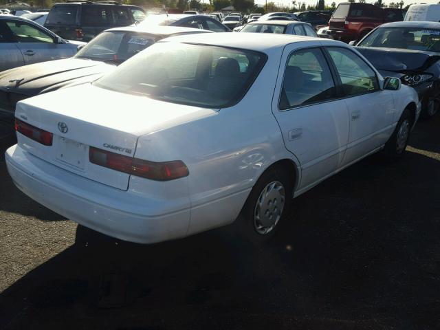 4T1BG22K2WU835514 - 1998 TOYOTA CAMRY CE WHITE photo 4