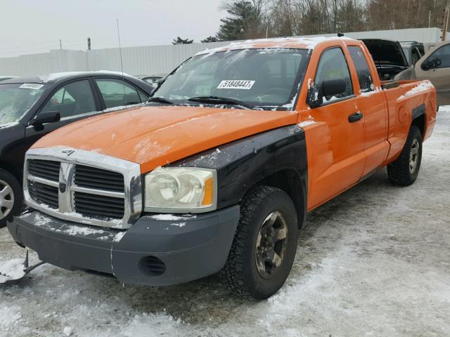 1D7HW22K85S117838 - 2005 DODGE DAKOTA ST ORANGE photo 2