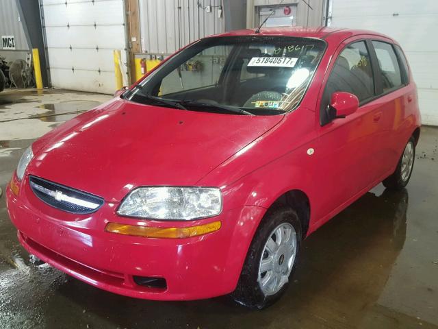 KL1TD62665B319752 - 2005 CHEVROLET AVEO BASE RED photo 2