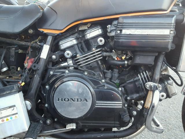 JH2RC070XCM000760 - 1982 HONDA VF750 S BLACK photo 7