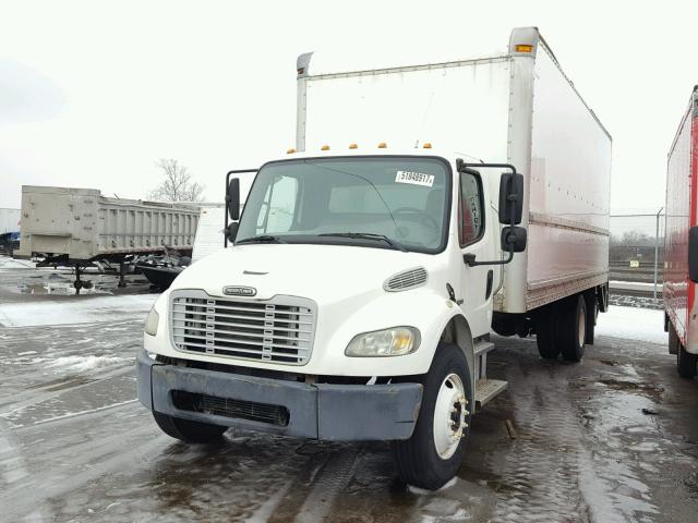 1FVACWDC26HV64833 - 2006 FREIGHTLINER M2 106 MED WHITE photo 2