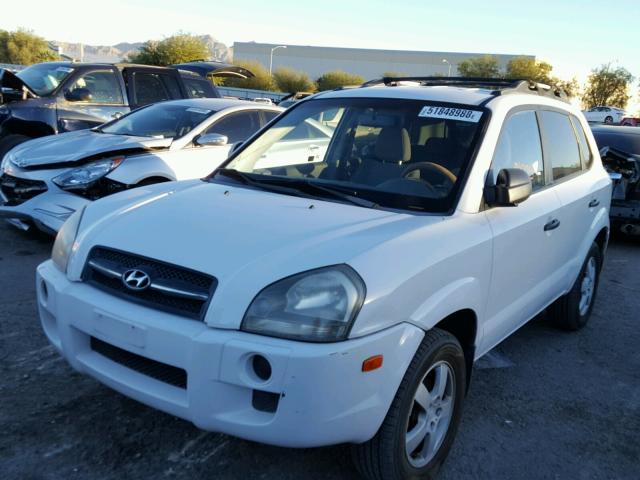 KM8JM12B05U162512 - 2005 HYUNDAI TUCSON GL WHITE photo 2