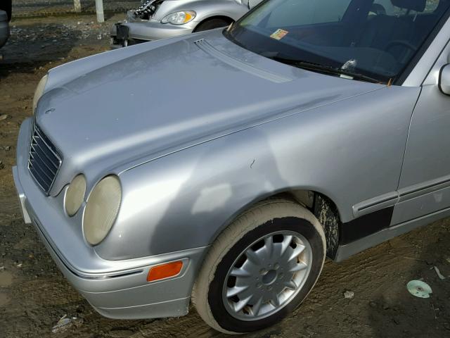 WDBJH82JX1X061378 - 2001 MERCEDES-BENZ E 320 4MAT SILVER photo 9