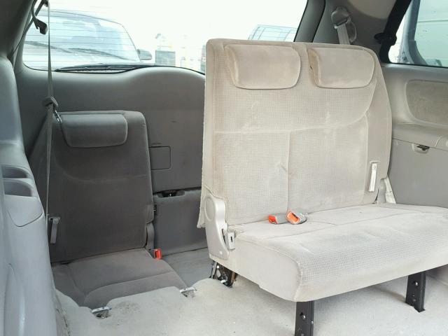 5TDZA23C04S019737 - 2004 TOYOTA SIENNA CE SILVER photo 9