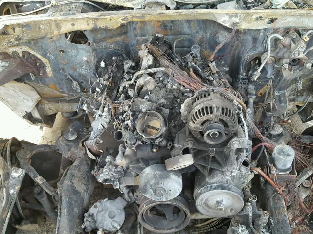 1GYEC63T85R105467 - 2005 CADILLAC ESCALADE L SILVER photo 7