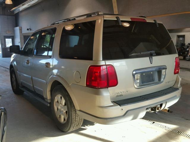 5LMFU28R54LJ09984 - 2004 LINCOLN NAVIGATOR TAN photo 3