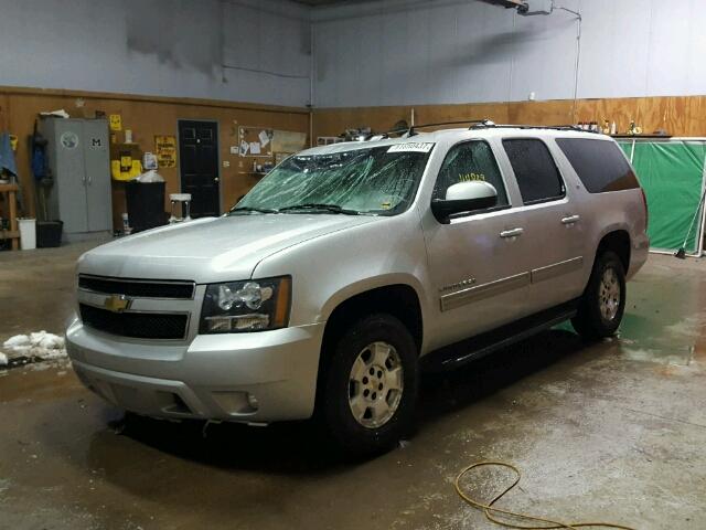 1GNSKJE34BR259320 - 2011 CHEVROLET SUBURBAN K SILVER photo 2