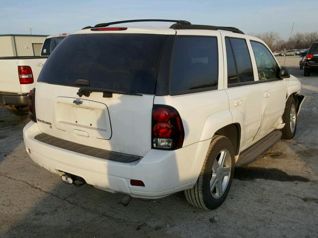 1GNDT13S682222173 - 2008 CHEVROLET TRAILBLAZE WHITE photo 4