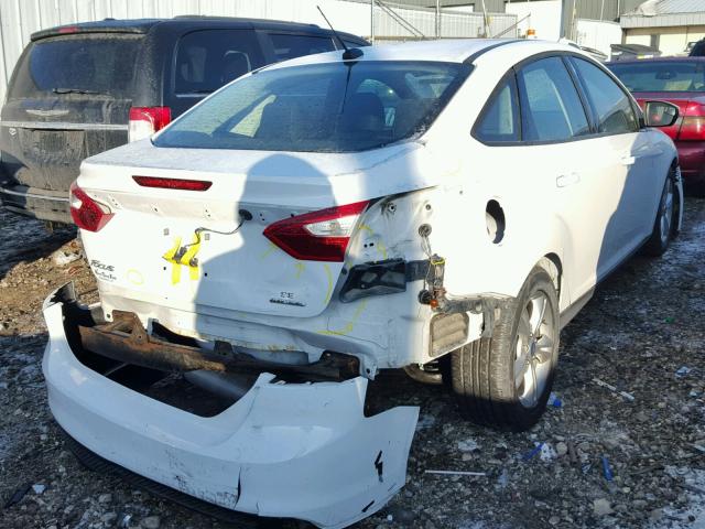 1FADP3F25DL209347 - 2013 FORD FOCUS SE WHITE photo 4