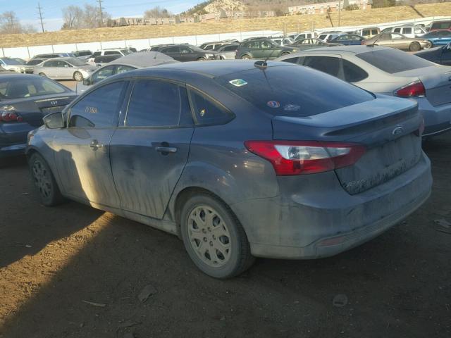 1FAHP3F20CL132595 - 2012 FORD FOCUS SE GRAY photo 3