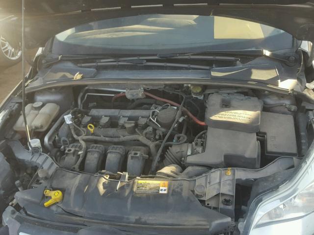 1FAHP3F20CL132595 - 2012 FORD FOCUS SE GRAY photo 7