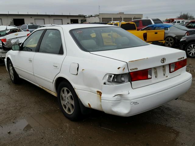 JT2BG22K6Y0460220 - 2000 TOYOTA CAMRY CE WHITE photo 3