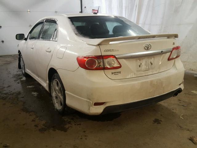 2T1BU4EE3CC772284 - 2012 TOYOTA COROLLA BA WHITE photo 3