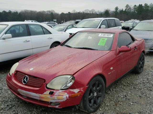 WDBKK47F5WF033438 - 1998 MERCEDES-BENZ SLK 230 KO RED photo 2