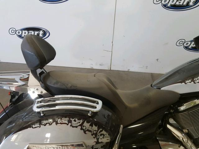 5VPDB36D5A3002660 - 2010 VICTORY MOTORCYCLES CROSS COUN Noir photo 6