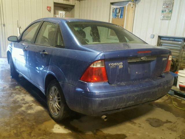 1FAFP34NX5W168056 - 2005 FORD FOCUS ZX4 BLUE photo 3