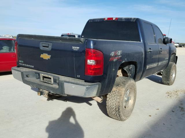 3GCPKSE38BG187137 - 2011 CHEVROLET SILVERADO BLUE photo 4