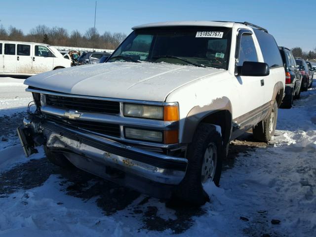 3GNEK18K7SG118161 - 1995 CHEVROLET TAHOE K150 WHITE photo 2