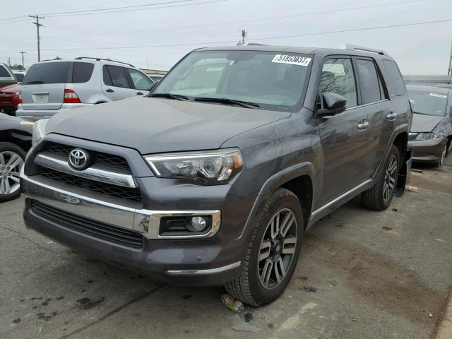 JTEBU5JR7E5185452 - 2014 TOYOTA 4RUNNER SR GRAY photo 2